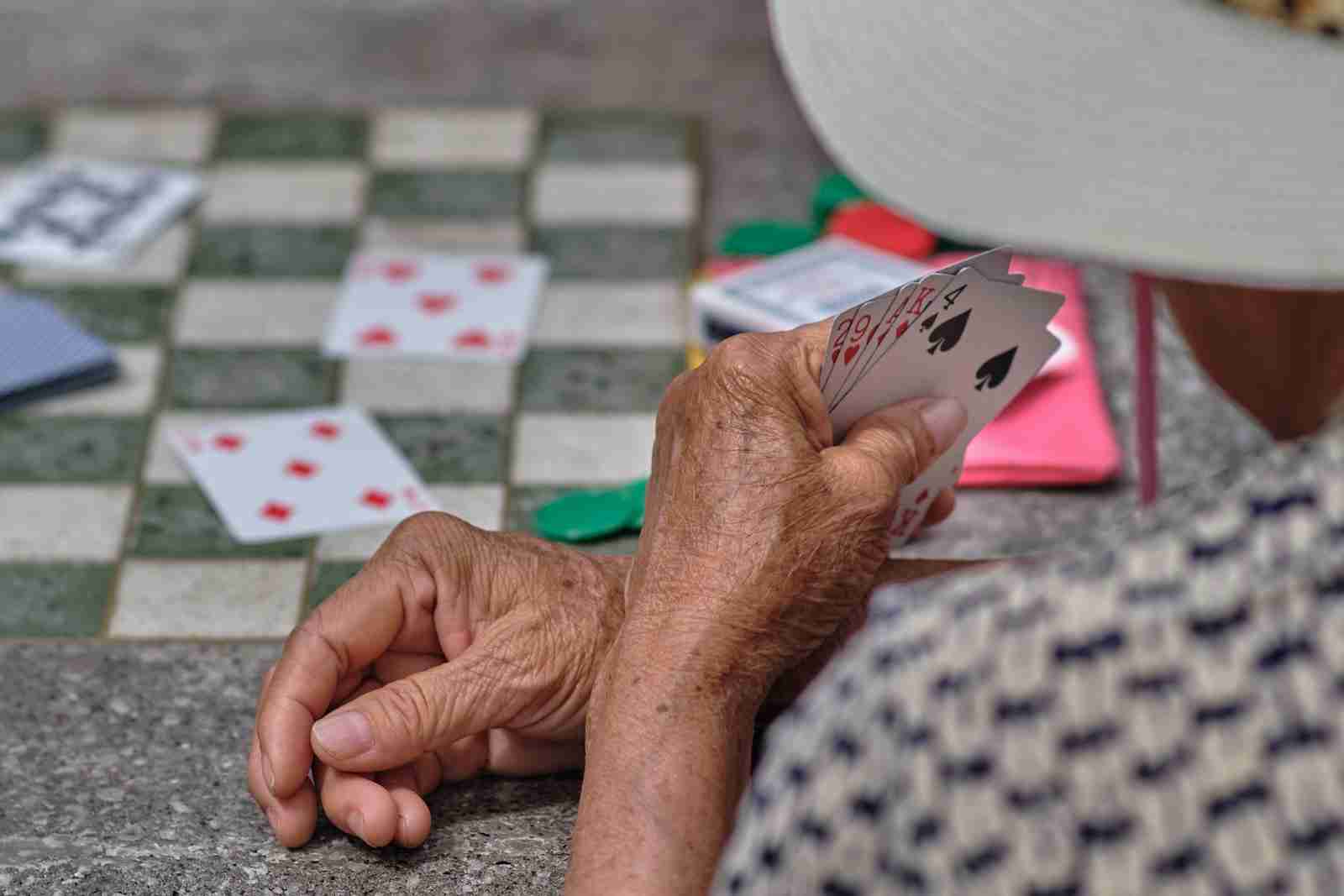 How Do You Join Online Networking Events For Card Games?