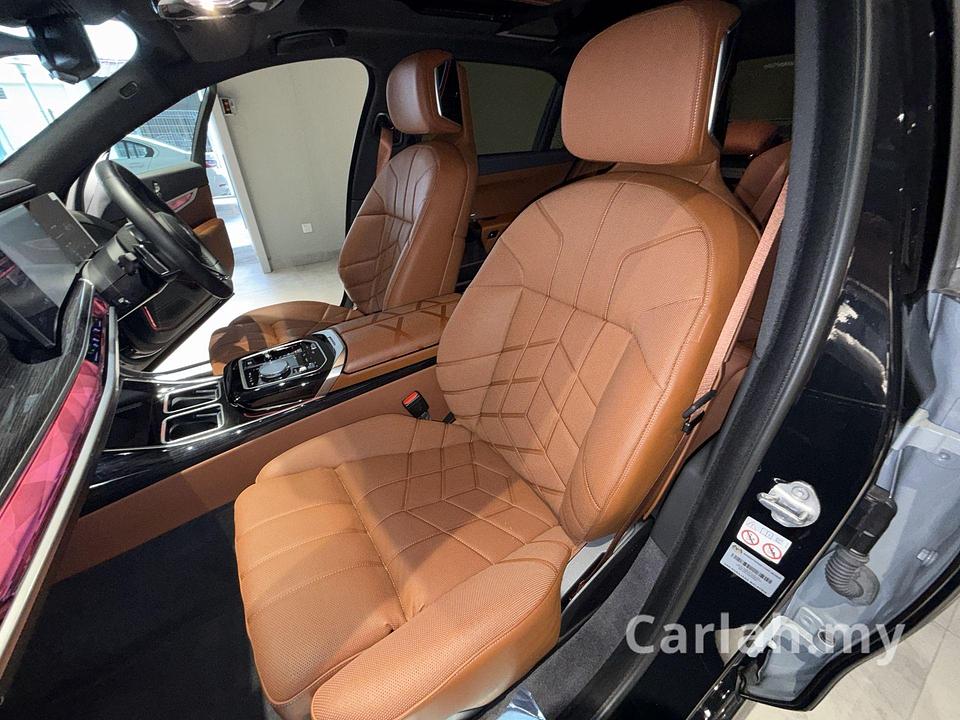 2023 BMW i7 xDrive60 M Sport Sedan – VNN1678 - Photo 17