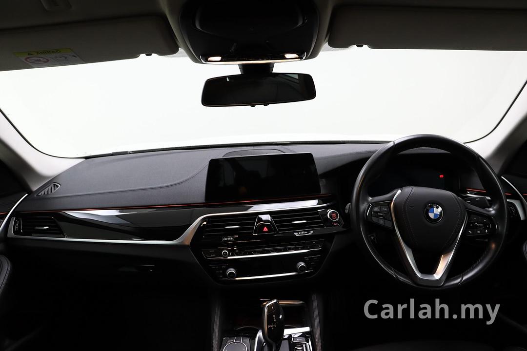 2020 BMW 520i Luxury Sedan – VFP9323 - Photo 16