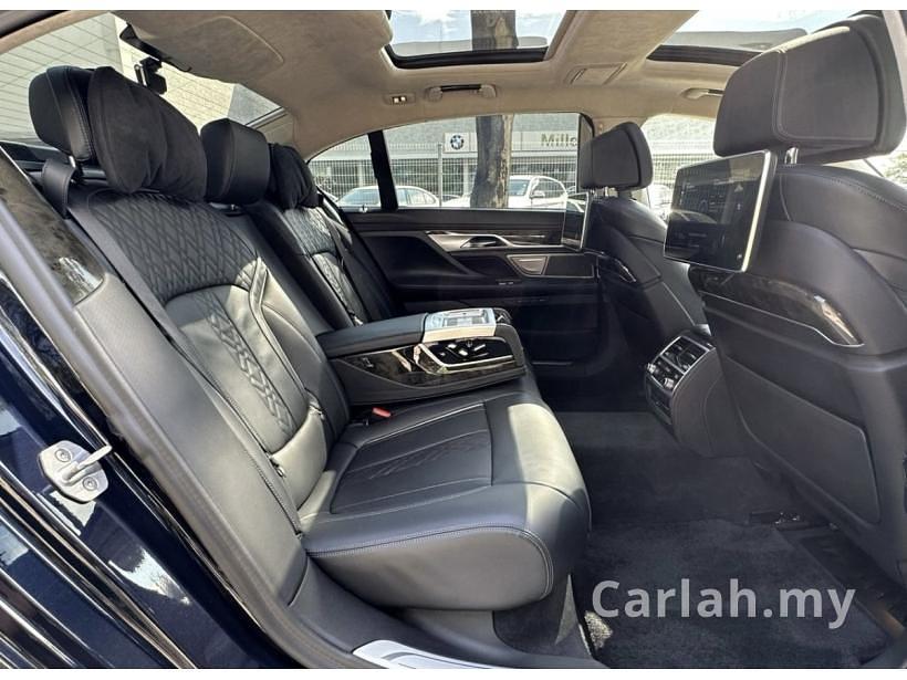 2021 BMW 740Le xDrive M Sport Sedan – VMX7204