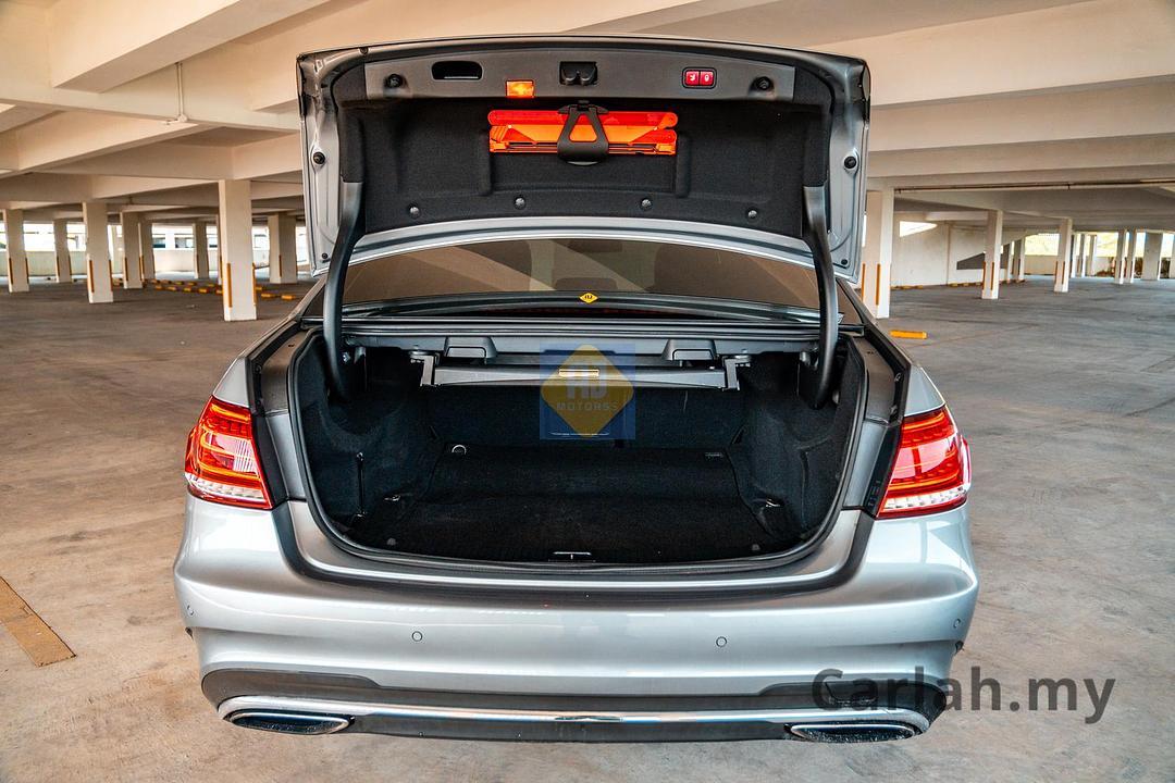 2014 Mercedes-Benz E300 BlueTEC Hybrid Sedan