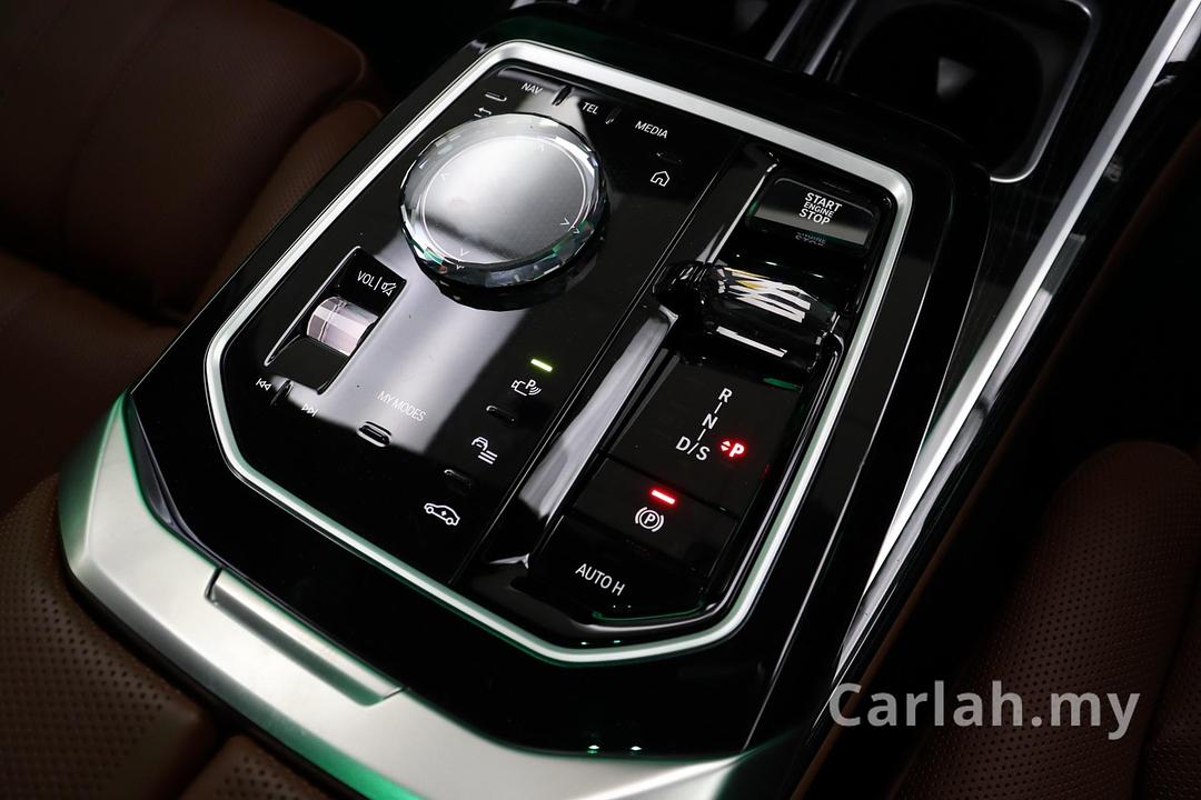 2025 BMW 750e xDrive M Sport Sedan – JYL2378 - Photo 15