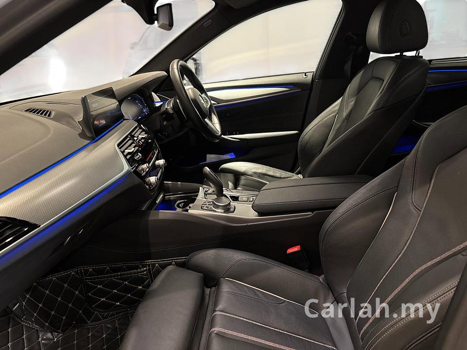 2020 BMW 530e M Sport Sedan – SWC890