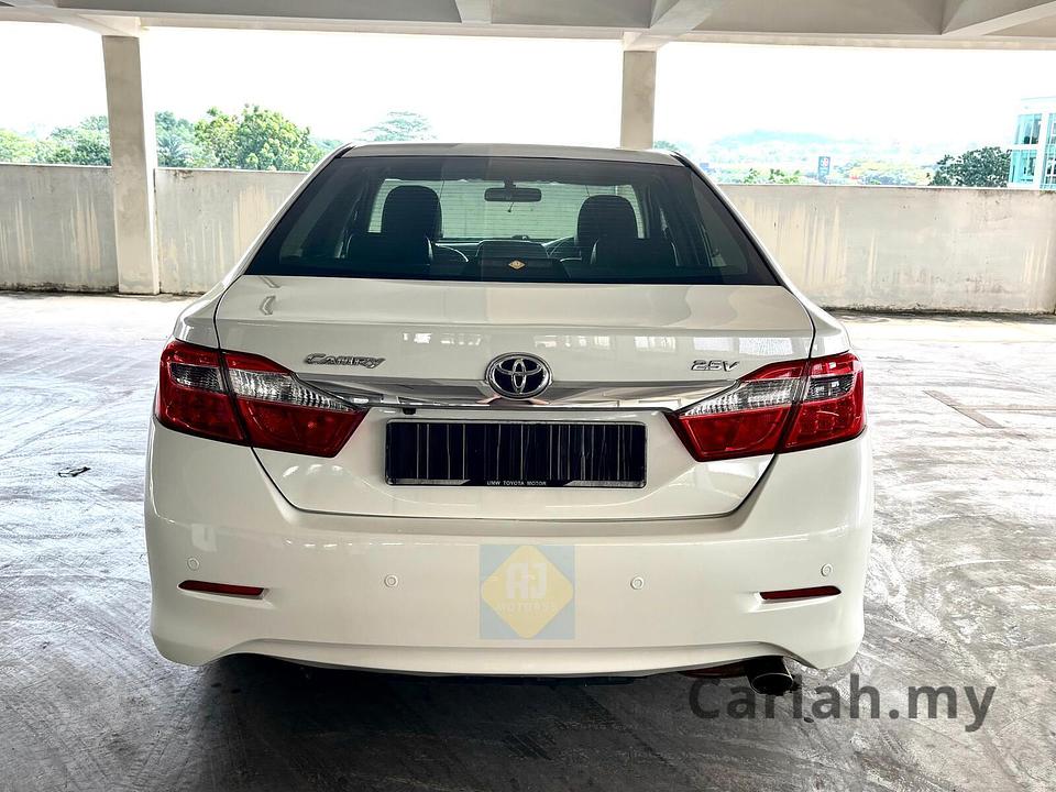 2014 Toyota Camry 2.5V Sedan