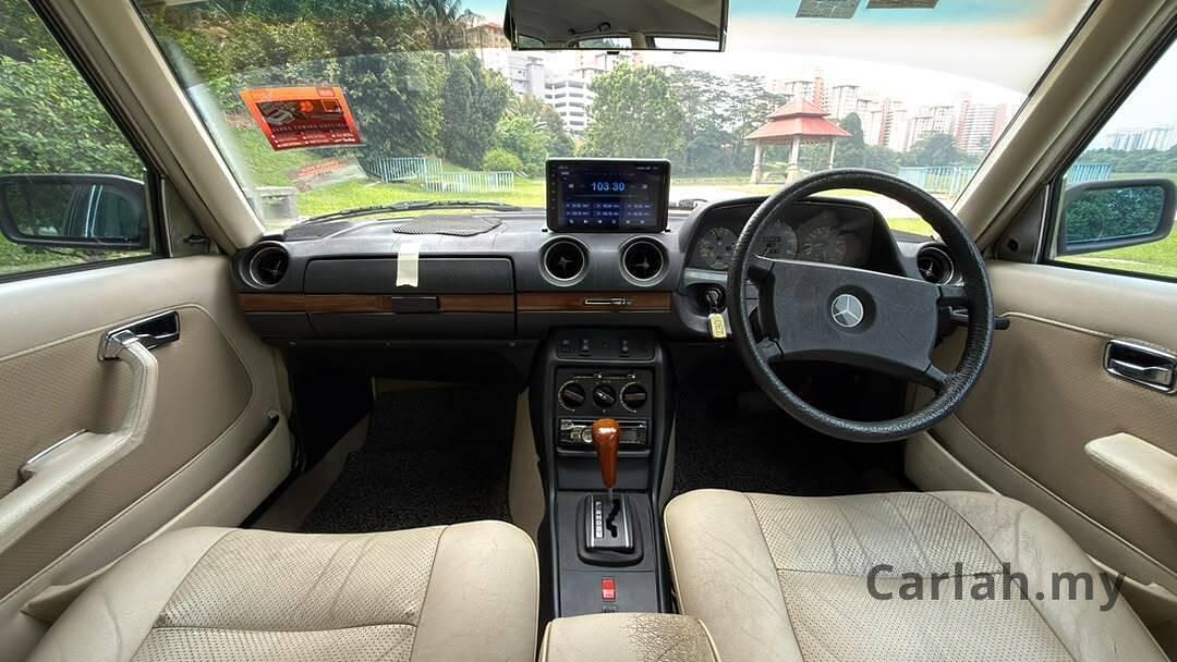 1983 Mercedes-Benz 230E Sedan