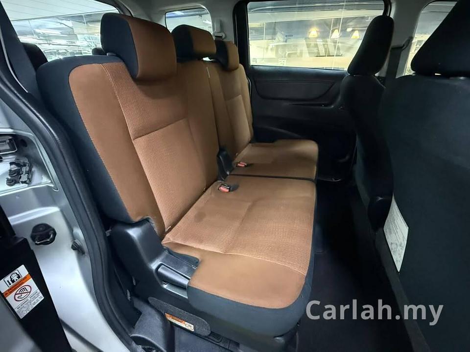 2017 Toyota Sienta 1.5 V Van
