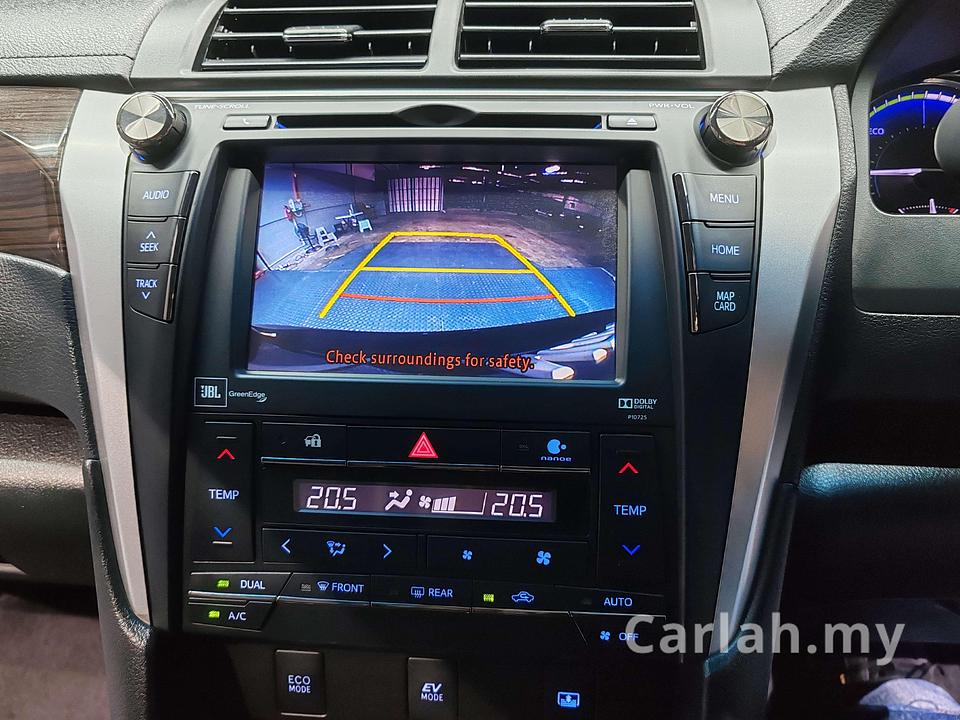 2016 Toyota Camry Hybrid Sedan