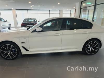 2022 BMW 530e M Sport Sedan – SMG9986