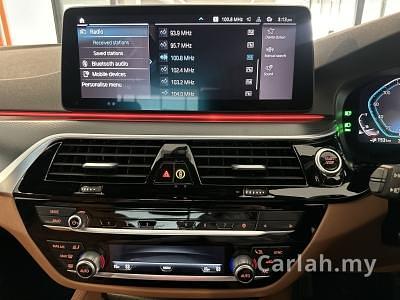 2022 BMW 530e M Sport Sedan – SMG9986