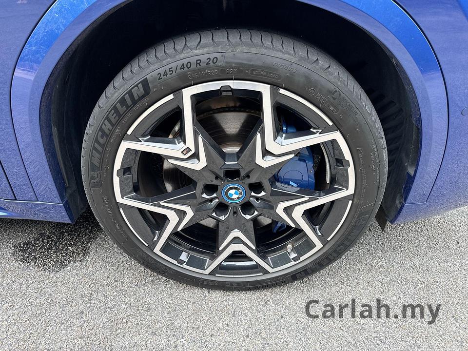 2025 BMW iX2 xDrive30 M Sport SUV – VQR2150