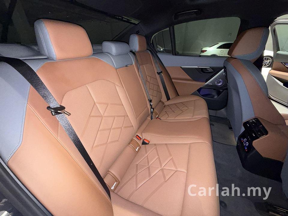 2023 BMW i5 eDrive40 M Sport Sedan – QD183 - Photo 16