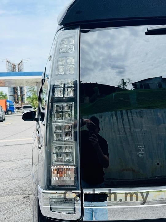 2017 Toyota Voxy DBA-ZRR80W Van