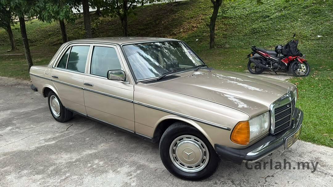 1983 Mercedes-Benz 230E Sedan