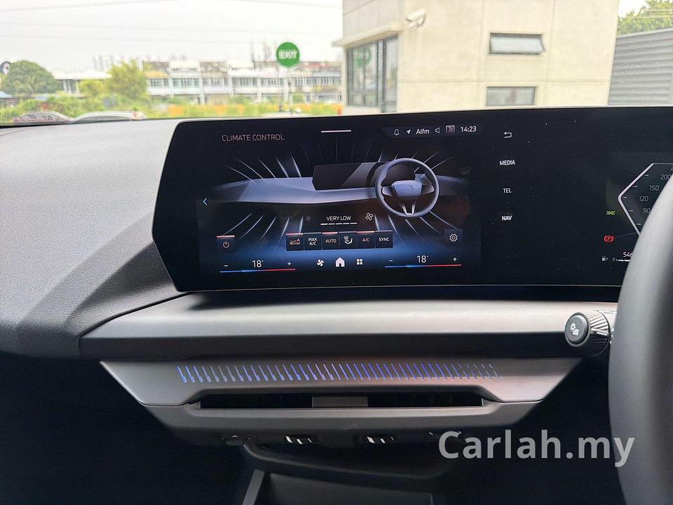 2025 BMW 218 Sport Sedan – VQK9585 - Photo 12