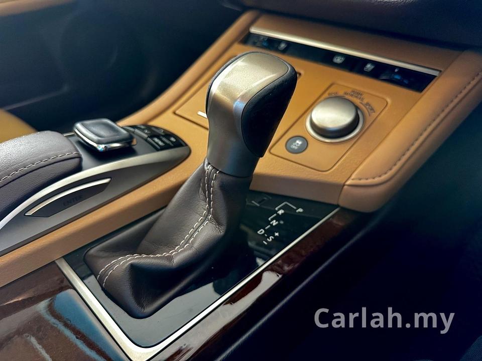 2016 Lexus ES 250 Luxury Sedan