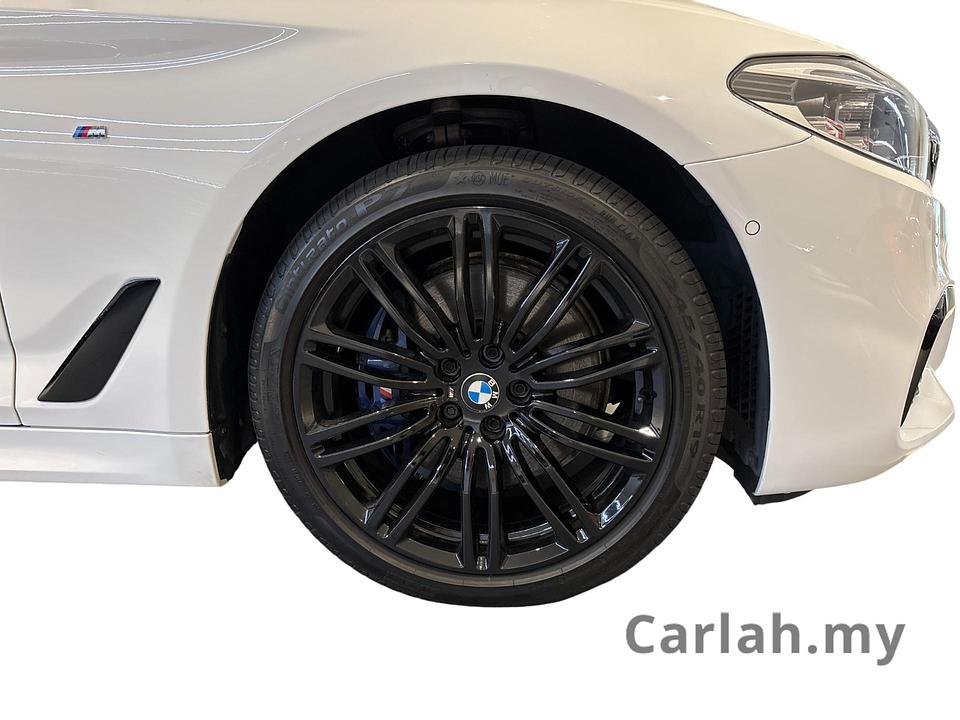 2020 BMW 530e M Sport Sedan – SWC890