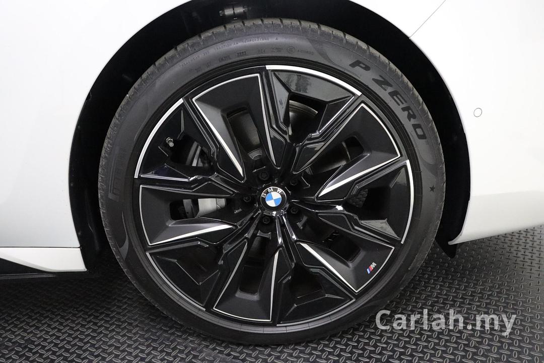 2023 BMW i7 xDrive60 M Sport Sedan – JWS1569