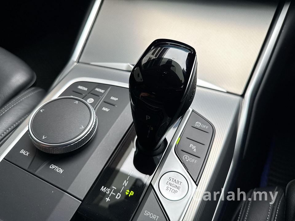 2021 BMW 320i Sport Sedan – UM8988 - Photo 13