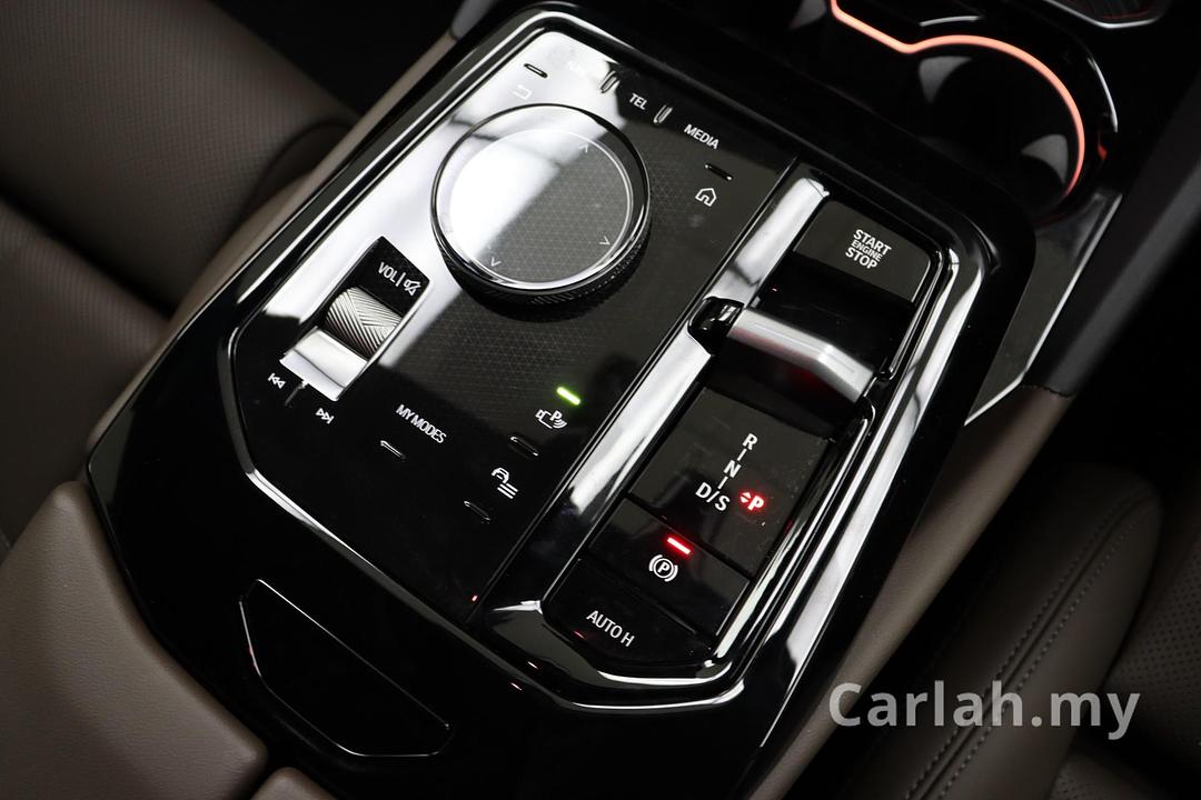 2024 BMW 520i M Sport Sedan – VNN2279 - Photo 14