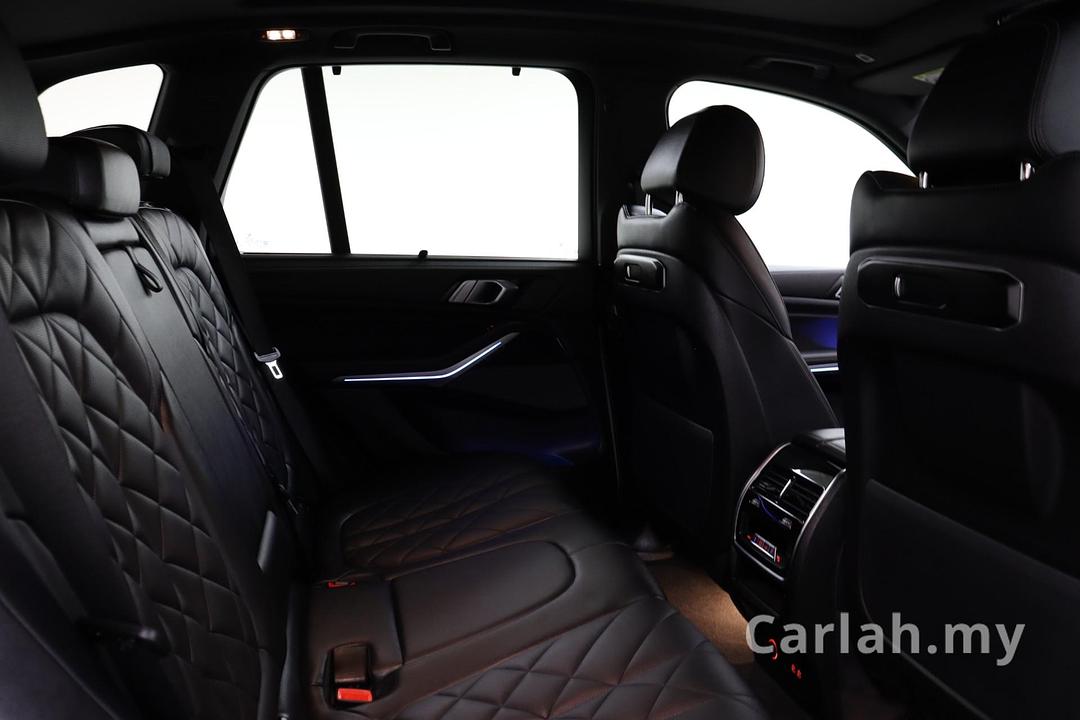 2025 BMW X5 xDrive50e M Sport SUV – VRK9584