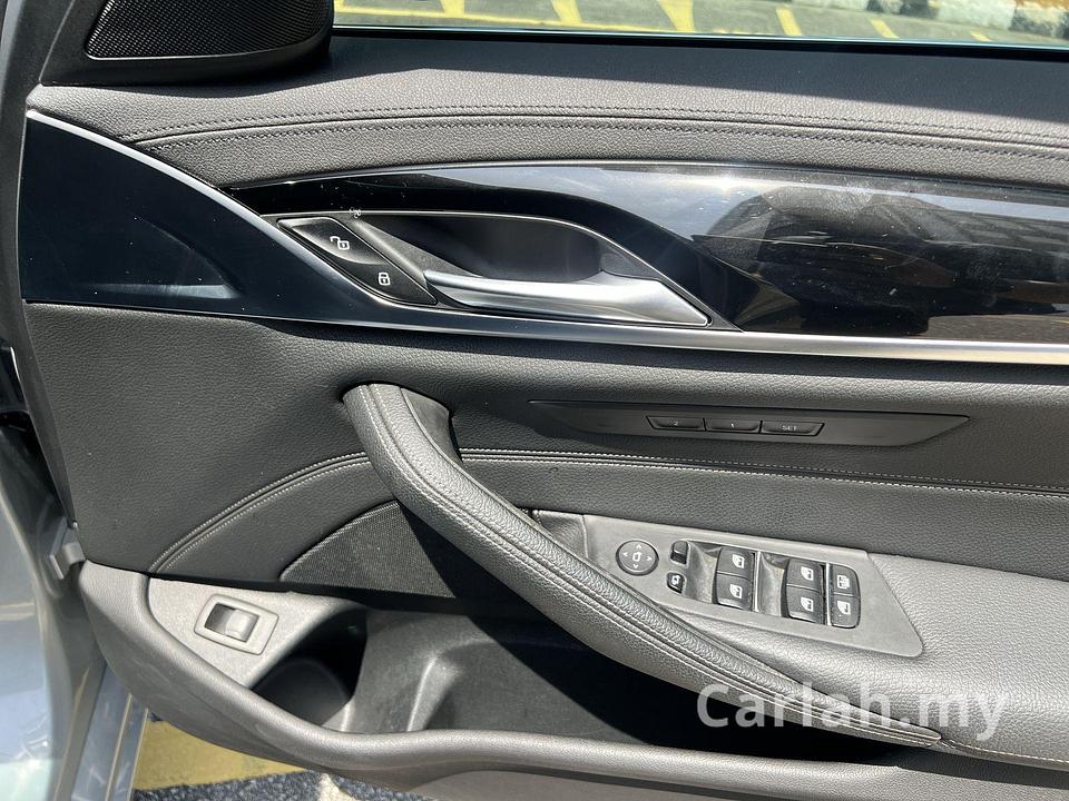 2019 BMW 520i Luxury Sedan – VFD2929
