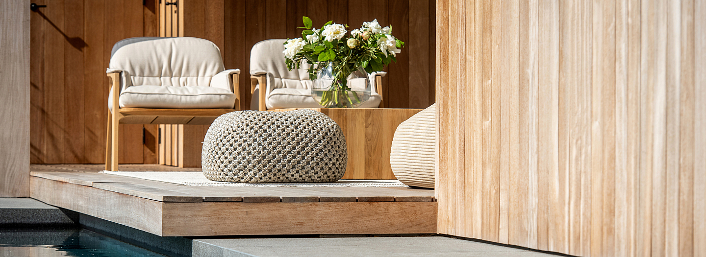 Tribu nomad modern poolhouse berry pouf paola lenti