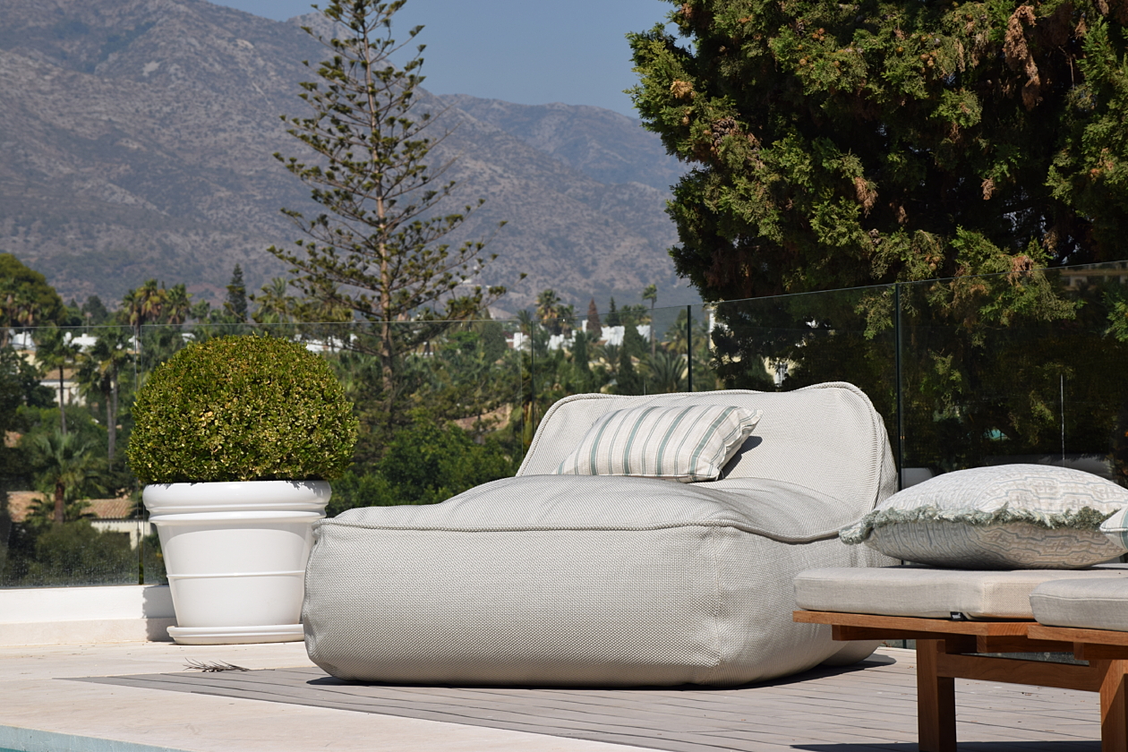 float - lounger - paola lenti