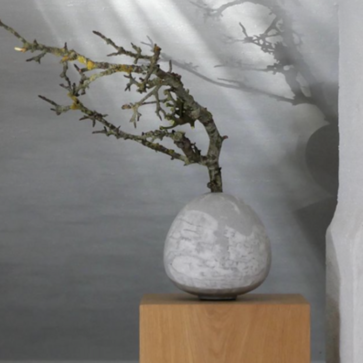 Michael verheyden accessoires - KANDO SOLIFLEUR IN SANDBLASTED MONDRAGONE MARBLE