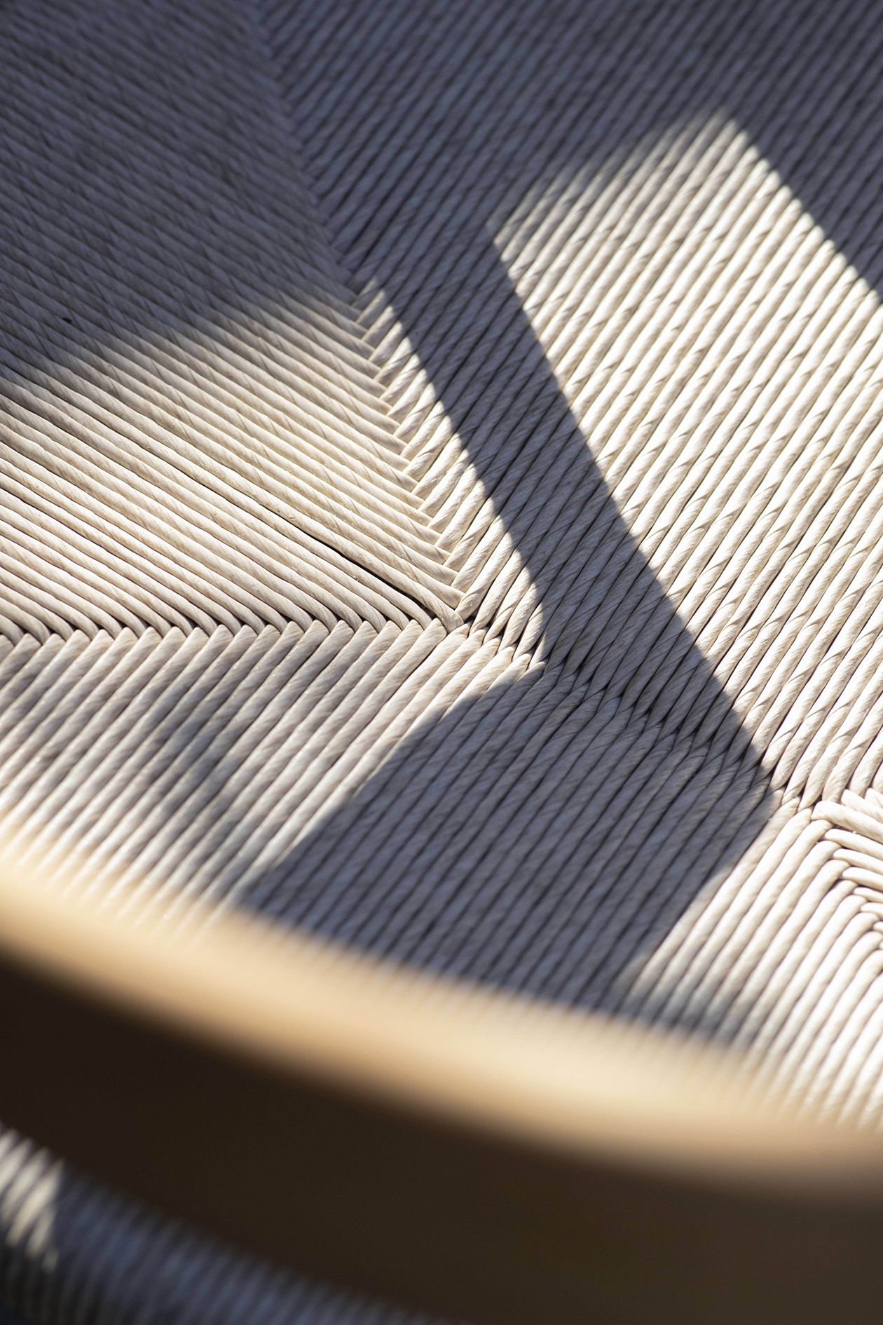YIKO DINING CHAIR DETAIL 3