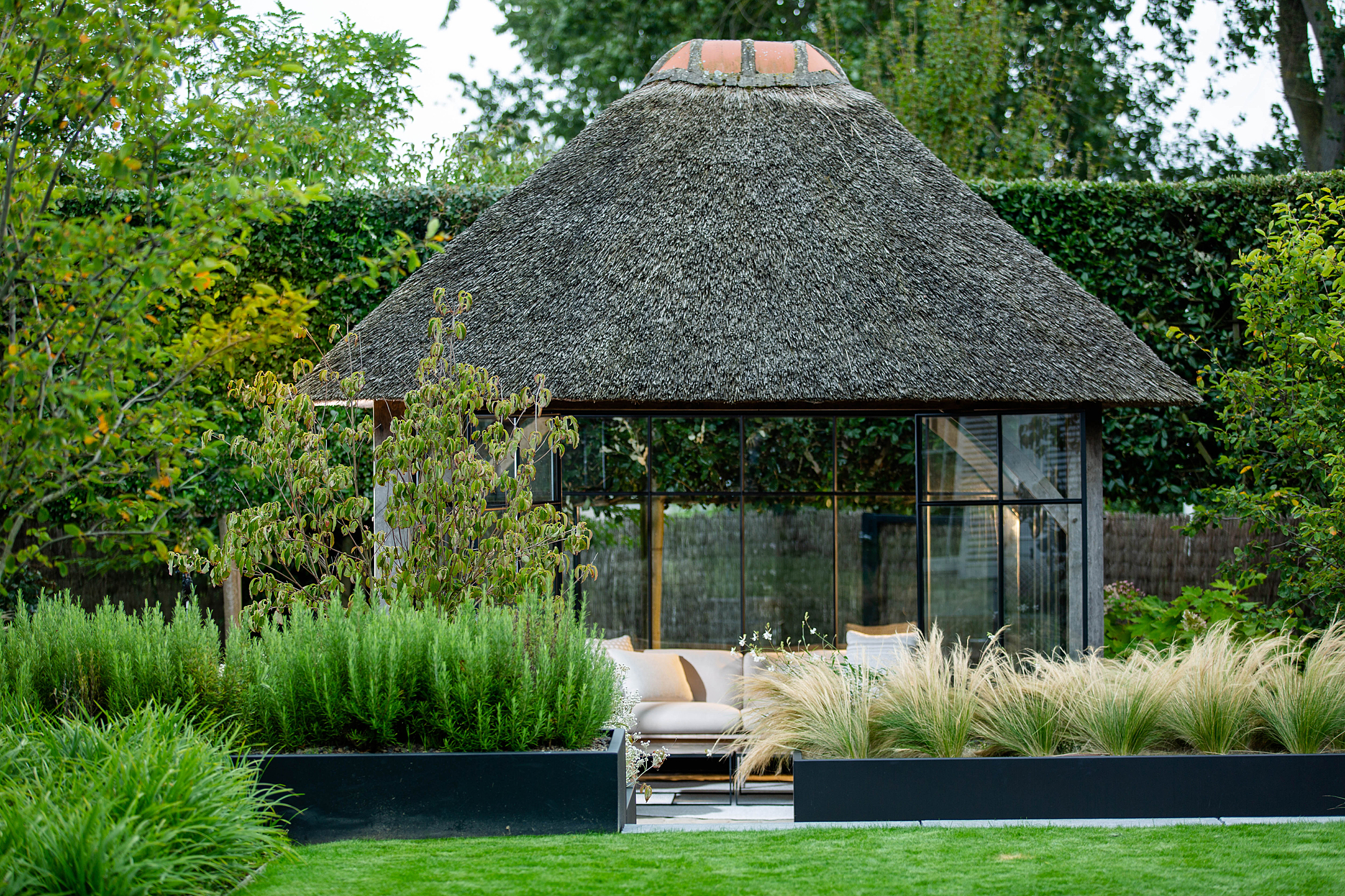 Poolhouse - riva kettal - knoll - Paola lenti