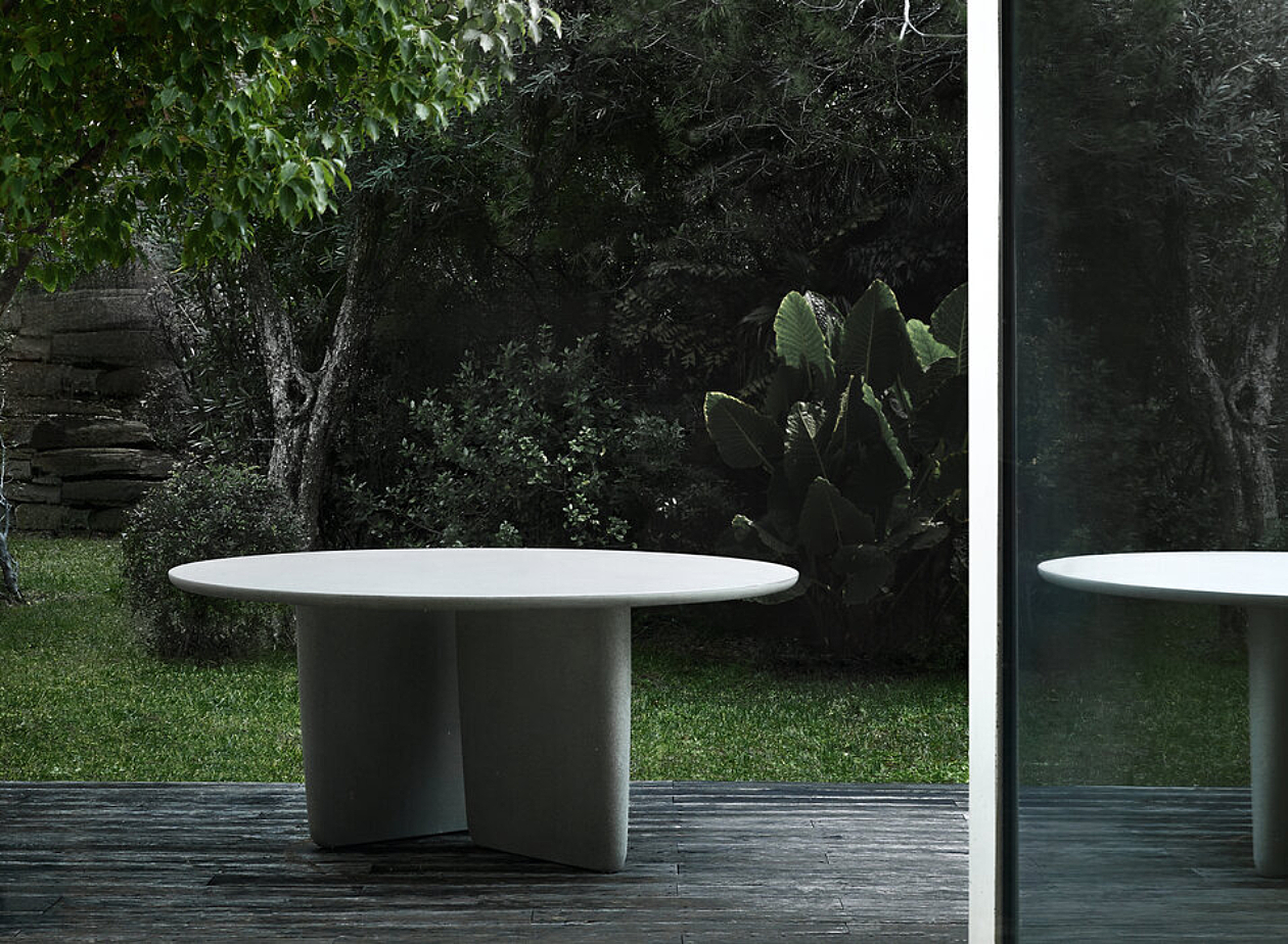 B&B Italia - outdoor table - Tobi Ishi Outdoor