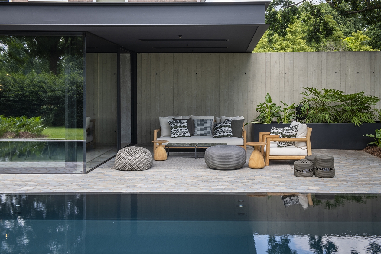 luxe poolhouse - design outdoor - paola lenti - b&b italia - manutti