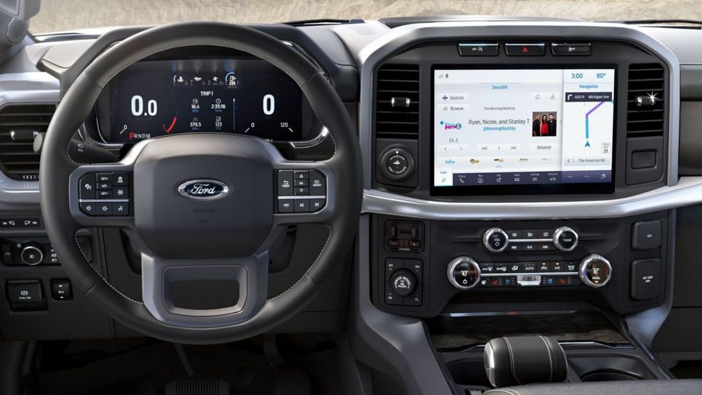 Ford F-150 interior, volante y pantalla