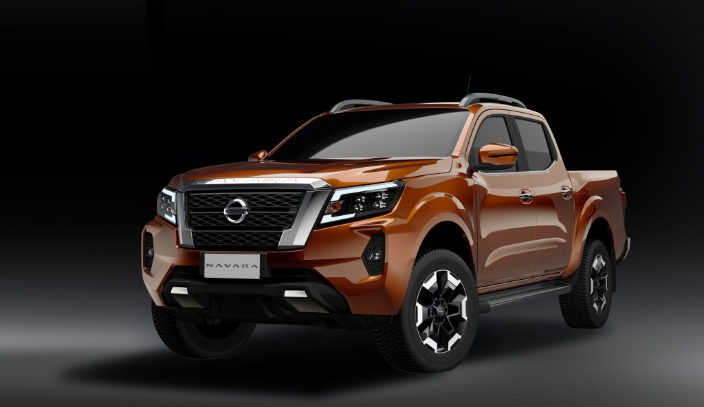 Nissan Frontier frente y lateral