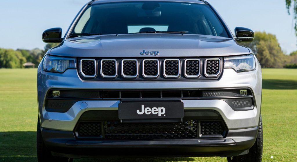 Parrilla frontal Jeep Compass 2022.