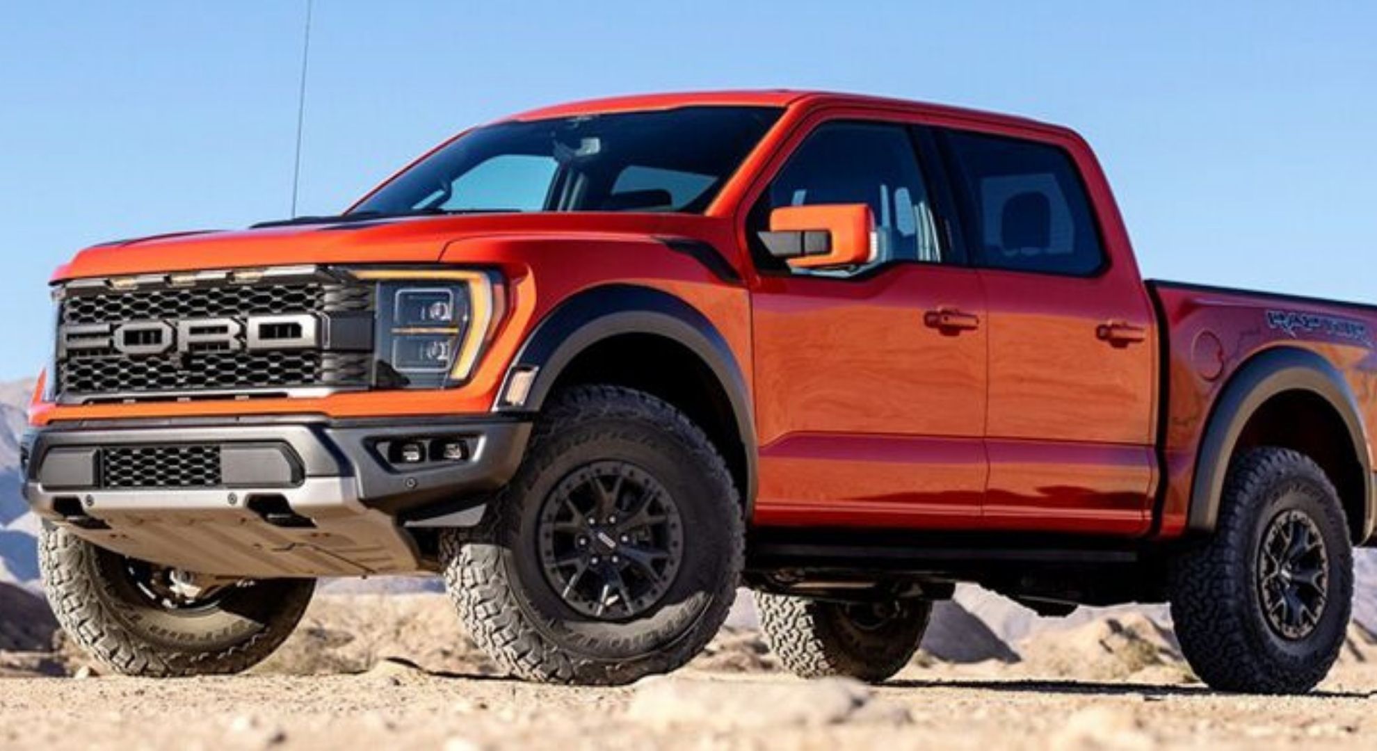 Ford F-150 Raptor roja