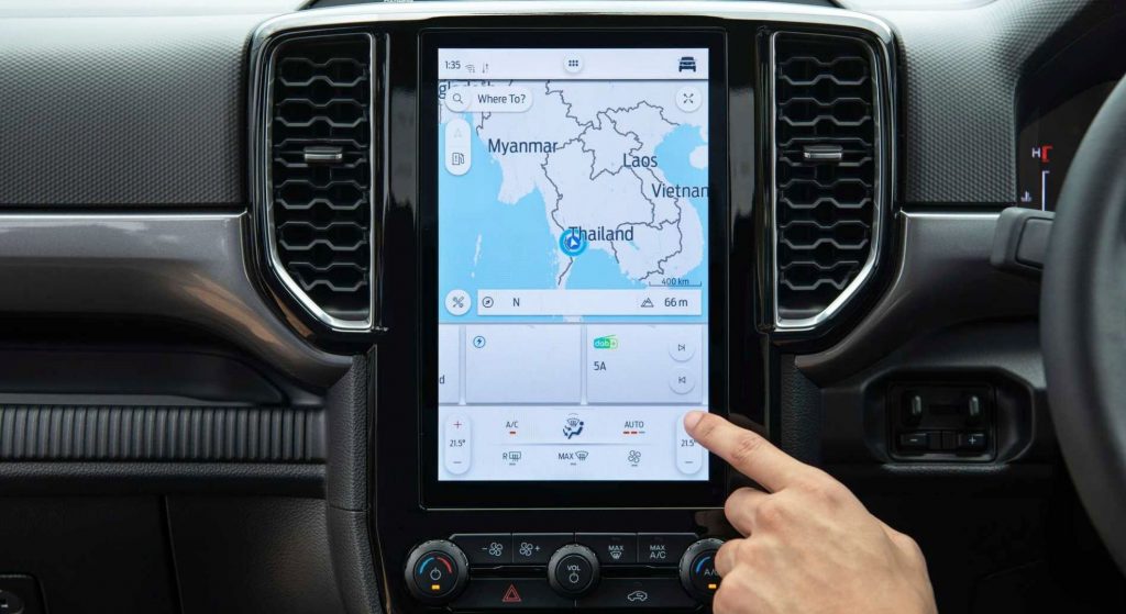 Pantalla táctil central vertical de la Ford Ranger.