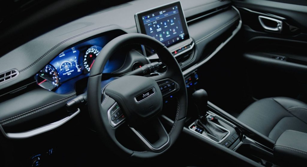 Interior del SUVs Jeep Compass.