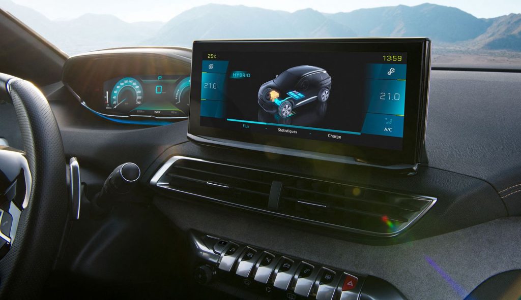 Pantalla táctil en el interior del Peugeot 3008 Hybrid4