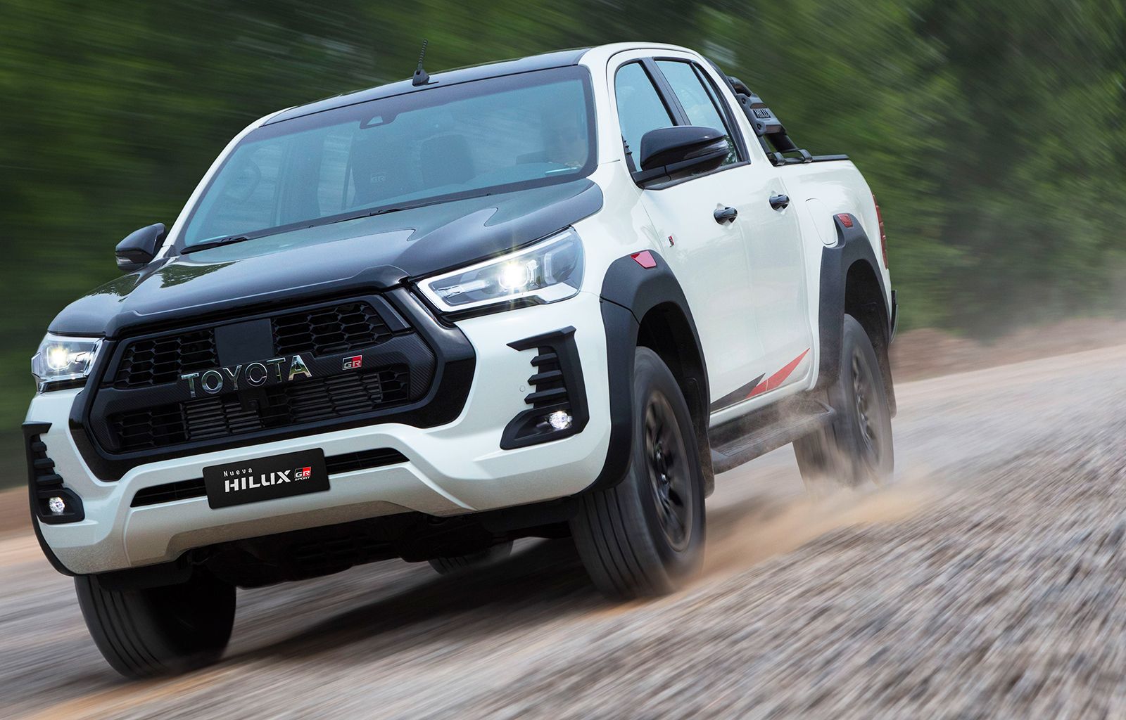 Hilux Gr Sport Iii Así Es La Nueva Versión Deportiva De La Pickup De