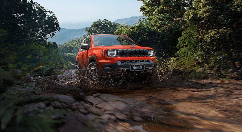 Nuevo Jeep Renegade en terreno barro.