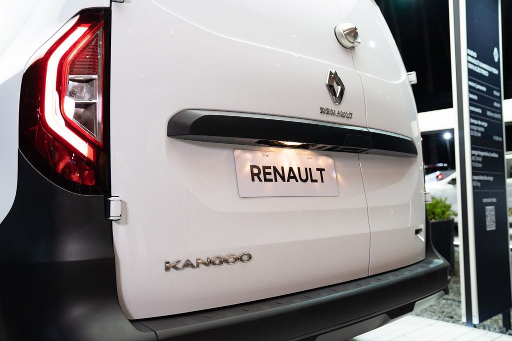 parte de atras de la nueva Renault Kangoo E-Tech