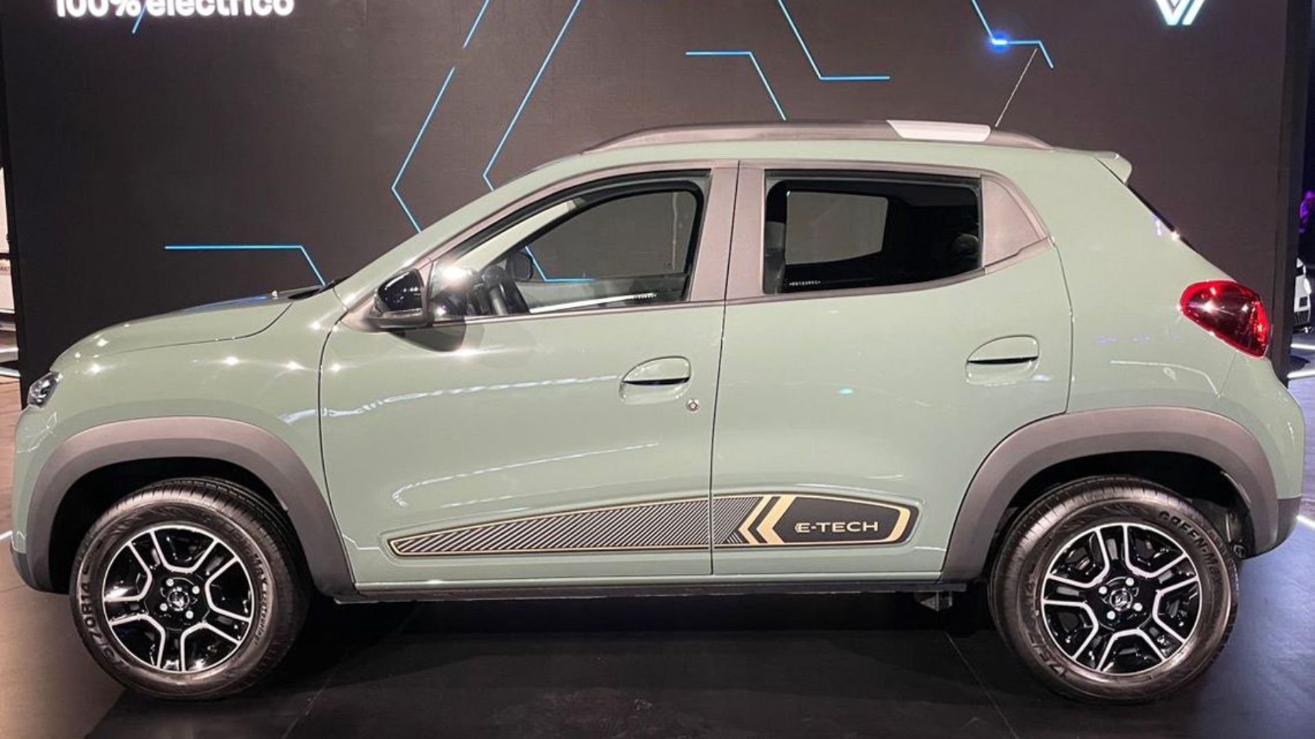 Renault Kwid E-Tech de perfil