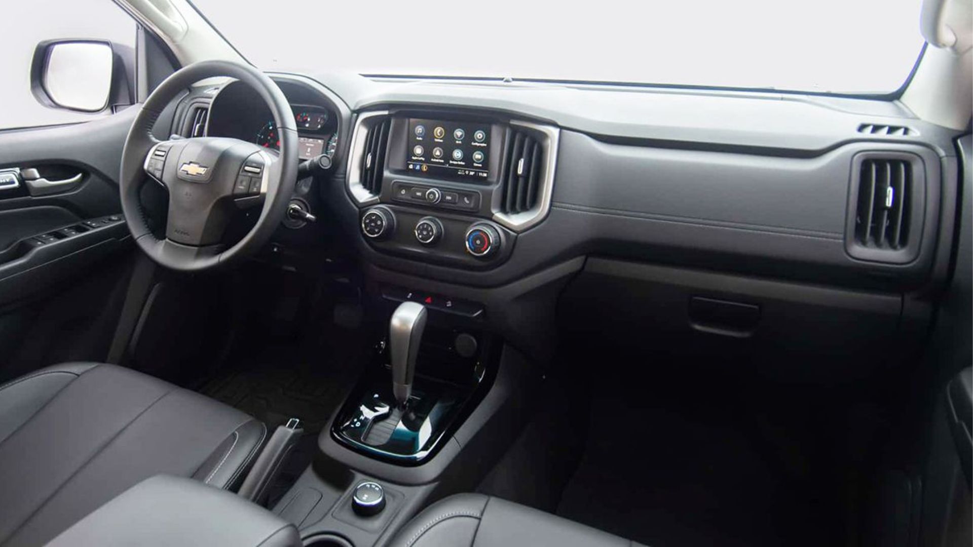 interior de la nueva pick up de chevrolet edicion limitada