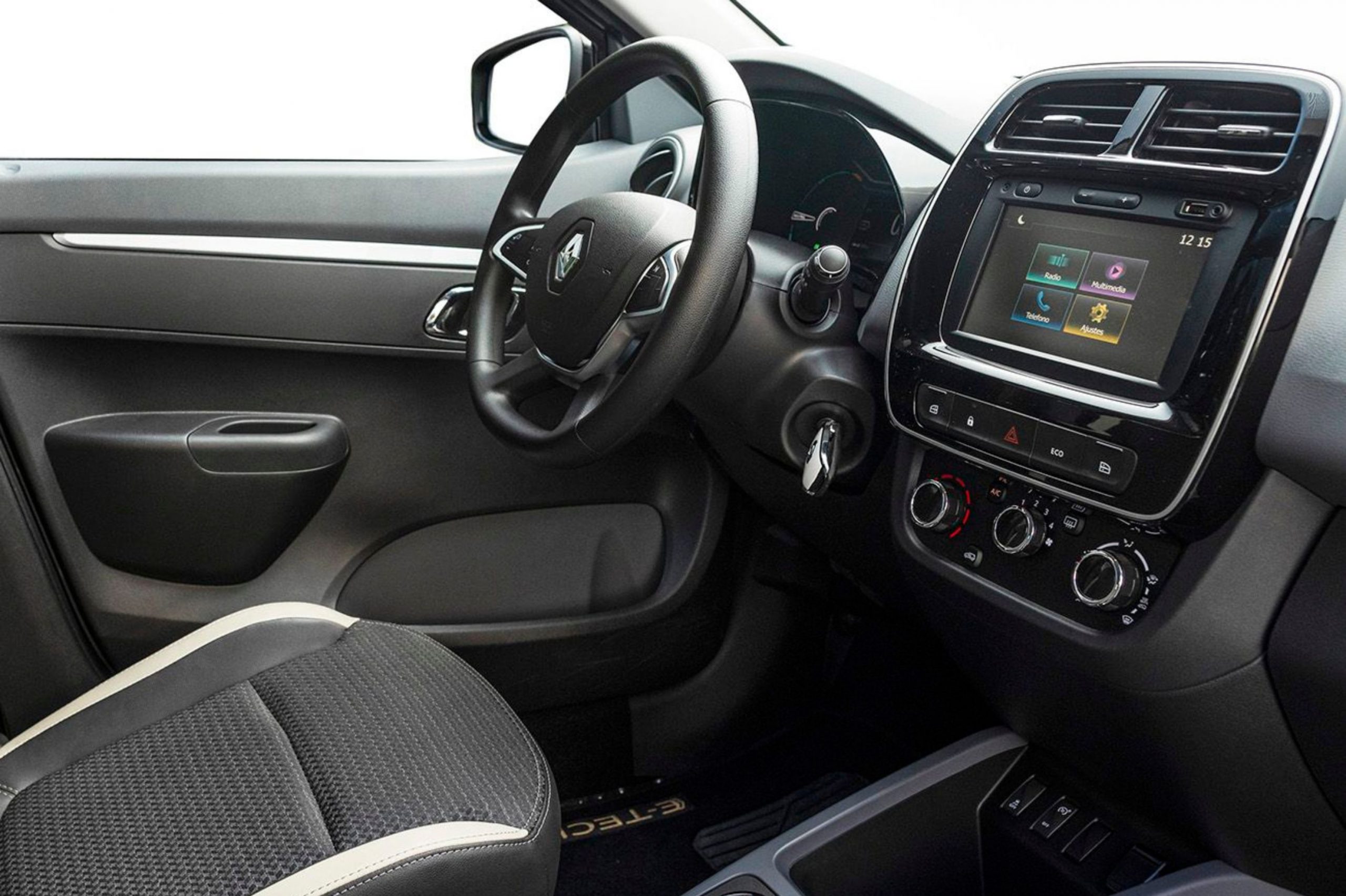 volante de la Renault Kwid E-Tech