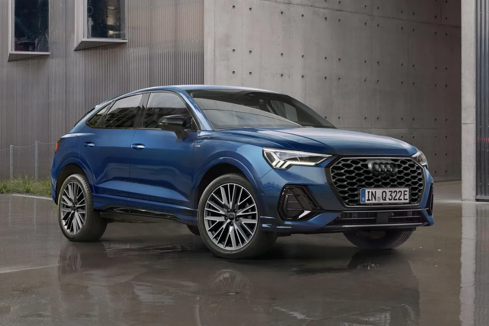 Audi Q3 - Image 2