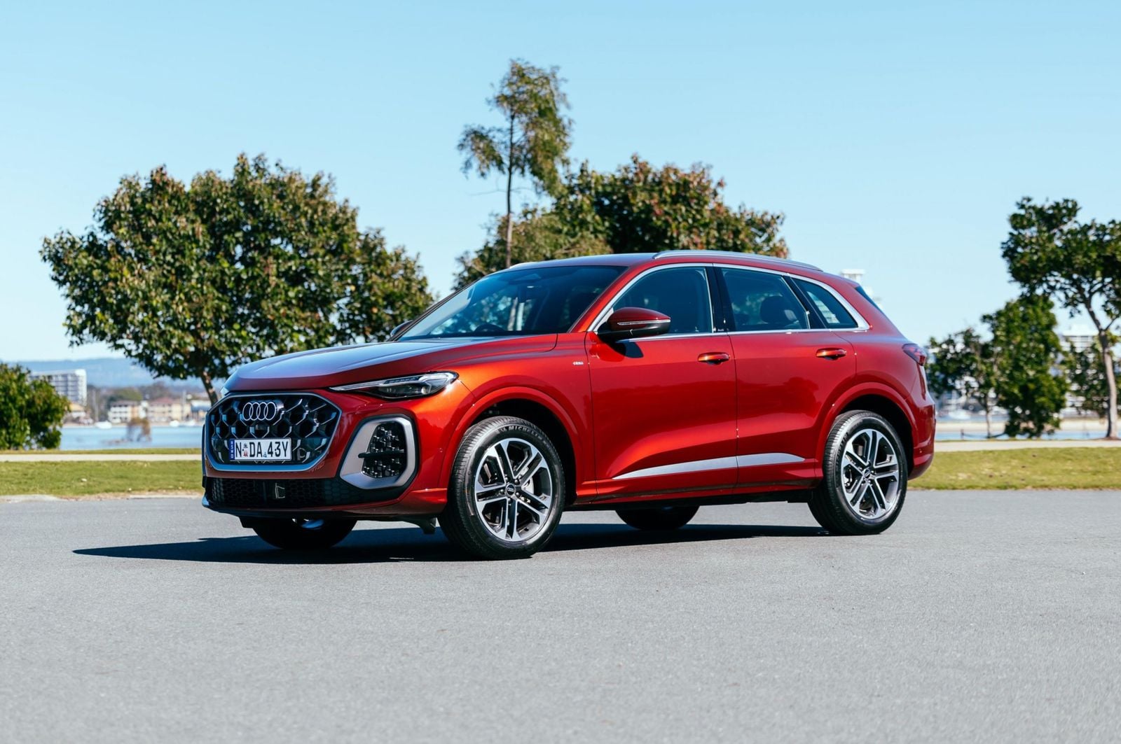 Audi Q5 - Image 2