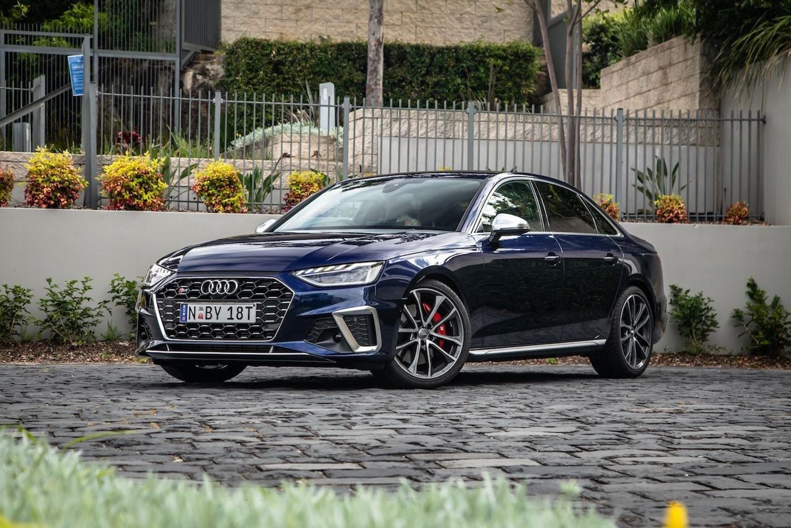 Audi S4 - Image 2