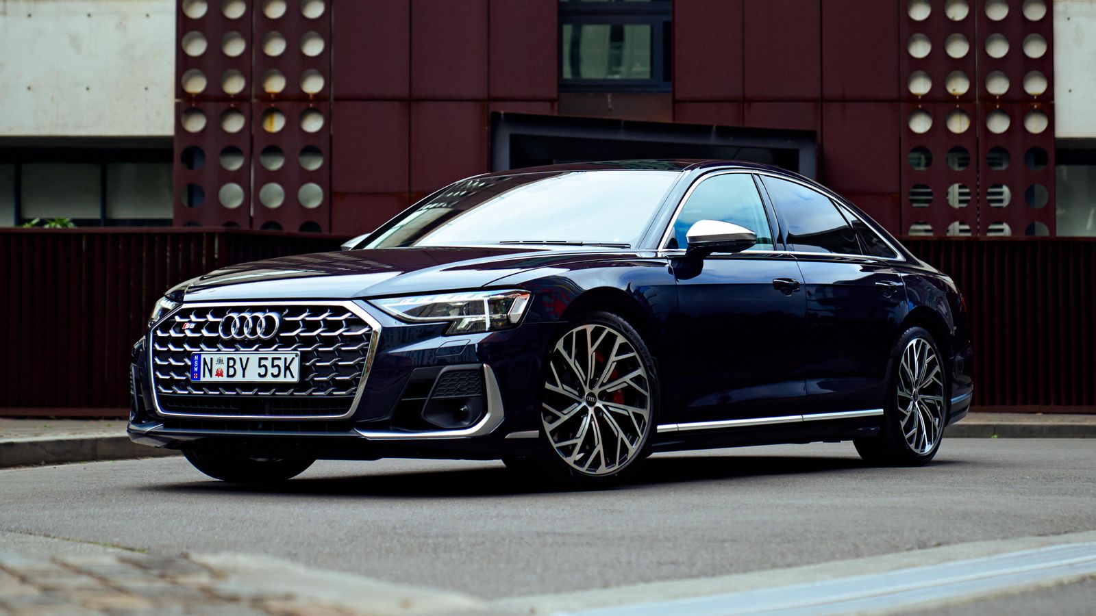 Audi S8 - Image 3