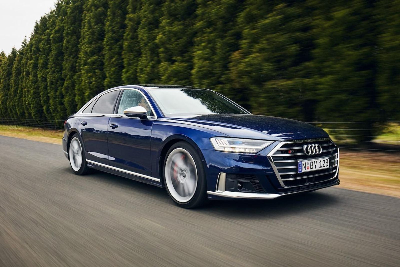 Audi S8 - Image 4